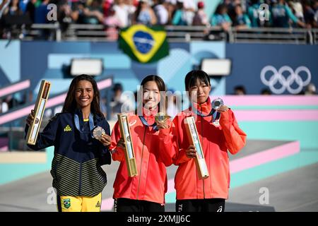 PARIS (FRANCE), 2807/2024 - JEUX OLYMPIQUES / SPORTS / SKATEBOARD - la skatrice brésilienne Rayssa Leal, Fadinha, remporte une médaille de Bronze dans la catégorie Skate Park, organisée au Parc urbain de la Concorde, dans la capitale française, ce dimanche (28) Banque D'Images