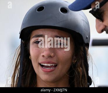 PARIS (FRANCE), 2807/2024 - JEUX OLYMPIQUES / SPORTS / SKATEBOARD - la skatrice brésilienne Rayssa Leal, Fadinha, remporte une médaille de Bronze dans la catégorie Skate Park, organisée au Parc urbain de la Concorde, dans la capitale française, ce dimanche (28) Banque D'Images