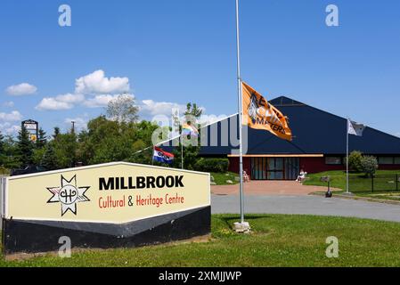 Millbrook, Canada - le 20 juillet 2024 : le Centre culturel et patrimonial de Millbrook de la première nation Millbrook, juste après Truro, est dédié au bal Banque D'Images