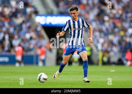 FC Porto vs Al Nassr, Porto, Dragon Stadium, Portugal. 28 juillet 2024. De gauche à droite, Martim Fernandes (joueur du FC Porto), lors du match de présentation de l'équipe portugaise FC Porto. Crédit : Victor Sousa/Alamy Live News Banque D'Images