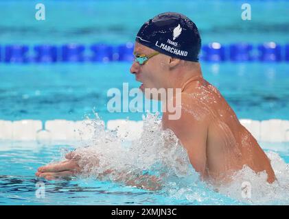 Paris, France. 28 juillet 2024. Le médaillé d'or Léon Marchand, de France, participe à la finale du médaillé individuel du 400 m masculin aux Jeux Olympiques de Paris 2024 à la Defense Arena à Paris, France, le dimanche 28 juillet 2024. Photo de Richard Ellis/UPI. Crédit : UPI/Alamy Live News Banque D'Images