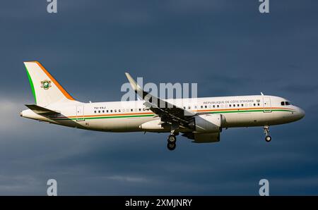 Zurich, Suisse, 14 juin 2024 : L'avion du gouvernement de Côte d'Ivoire amène la délégation de l'Etat sud-africain à la conférence de paix en Ukraine. Banque D'Images