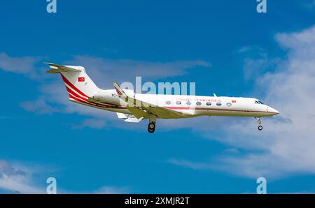 Zurich, Suisse, 15 juin 2024 : un Gulfstream G550 amène la délégation de Türkiye à la conférence de paix en Ukraine. L'avion est sur son approbation finale Banque D'Images