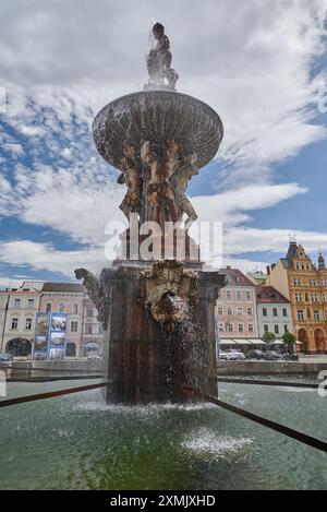 Fontaine Samson sur la place Premysl Otakar II à Ceske Budejovice, ville de la région de Bohême du Sud en République tchèque, le 27 juillet 2024 Banque D'Images