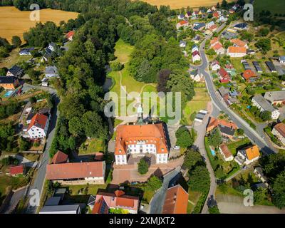 Reinhardsgrimma Das Schloss Reinhardtsgrimma ist ein barockes Schloss im Ortsteil Reinhardtsgrimma der Stadt Glashütte im Landkreis Sächsische Schweiz-Osterzgebirge in Saxe. Reinhardtsgrimma Sachsen Deutschland *** Reinhardsgrimma le château de Reinhardtsgrimma est un château baroque situé dans le district de Reinhardtsgrimma de la ville de Glashütte dans le district de Suisse saxonne montagnes de minerai orientales en Saxe Reinhardtsgrimma Saxe Allemagne Banque D'Images