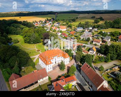 Reinhardsgrimma Das Schloss Reinhardtsgrimma ist ein barockes Schloss im Ortsteil Reinhardtsgrimma der Stadt Glashütte im Landkreis Sächsische Schweiz-Osterzgebirge in Saxe. Reinhardtsgrimma Sachsen Deutschland *** Reinhardsgrimma le château de Reinhardtsgrimma est un château baroque situé dans le district de Reinhardtsgrimma de la ville de Glashütte dans le district de Suisse saxonne montagnes de minerai orientales en Saxe Reinhardtsgrimma Saxe Allemagne Banque D'Images