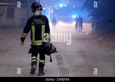 Roma, Italie. 28 juillet 2024. Maxi incendio a Ponte Mammolo a Roma, Italia - Domenica 28 luglio 2024 - Cronaca - (foto di Cecilia Fabiano/LaPresse) incendie à Ponte Mammolo à Rome, Italie - dimanche 28 juillet 2024 - Actualités - (photo de Cecilia Fabiano/LaPresse) crédit : LaPresse/Alamy Live News Banque D'Images