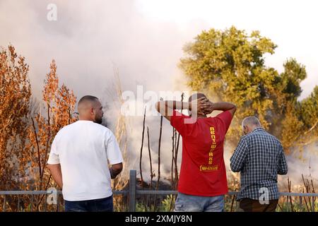 Roma, Italie. 28 juillet 2024. Maxi incendio a Ponte Mammolo a Roma, Italia - Domenica 28 luglio 2024 - Cronaca - (foto di Cecilia Fabiano/LaPresse) incendie à Ponte Mammolo à Rome, Italie - dimanche 28 juillet 2024 - Actualités - (photo de Cecilia Fabiano/LaPresse) crédit : LaPresse/Alamy Live News Banque D'Images