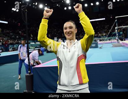 Paris, France. 28 juillet 2024. La gymnaste belge Nina Derwael célèbre après l'exercice de barres inégales lors de la qualification pour la compétition de gymnastique féminine de subdivision 5 aux Jeux Olympiques de Paris 2024, le dimanche 28 juillet 2024 à Paris, France. Les Jeux de la XXXIIIe Olympiade se déroulent à Paris du 26 juillet au 11 août. La délégation belge compte 165 athlètes en compétition dans 21 sports. BELGA PHOTO Credit : Belga News Agency/Alamy Live News Banque D'Images