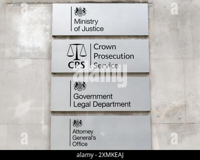 Ministère de la Justice, Crown Prosecution Service, Government Legal Department, Attorney General's Office plaques nominatives en petite France Westminster London Banque D'Images