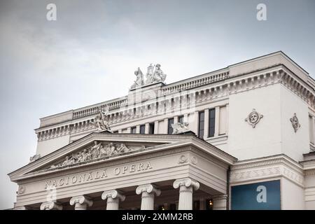 Photo de l'Opéra Nacionala à riga. L'Opéra et Ballet national letton (LNOB) est une maison d'opéra et compagnie d'opéra située sur le boulevard Aspazijas 3 à Riga. Banque D'Images