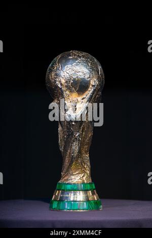 Trophée Jules Rimet de la Coupe du monde de la FIFA Qatar 2022 remporté par l'Argentine (football masculin). Banque D'Images