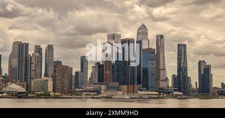 New York City, USA - 05 mai 2023 : les gratte-ciel dans Manhattan Skyline en plein air Banque D'Images