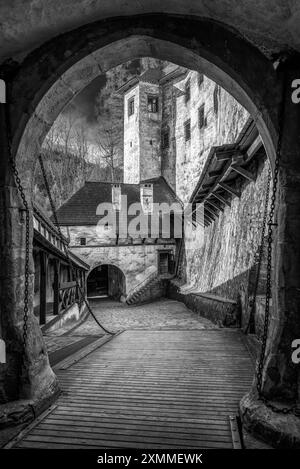 Pont-levis dans le château d'Orava, Slovaquie Banque D'Images