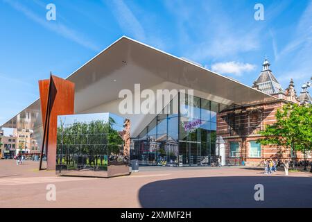 13 juin 2024 : Stedelijk Museum Amsterdam, Musée municipal d'Amsterdam, un musée d'art moderne, d'art contemporain et de design du début du XXe siècle Banque D'Images