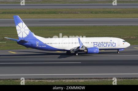 ISTANBUL, TURKIYE - 05 NOVEMBRE 2022 : Boeing 737-8K5 (35139) de Belavia débarquant à l'aéroport international d'Istanbul Banque D'Images