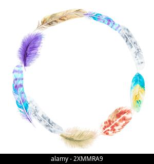 Cadre rond coloré fait de plumes multicolores, dessin à la main d'illustration aquarelle. Banque D'Images
