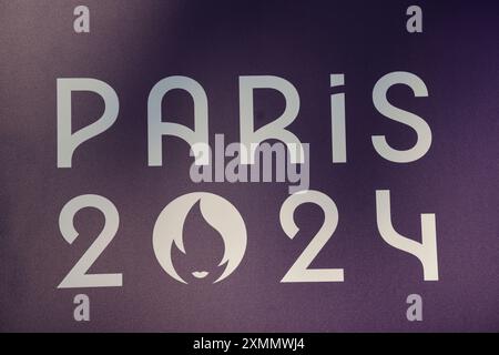 Signalétique, logos et symboles des Jeux Olympiques de Paris 2024. Stade olympique de Bordeaux, Bordeaux, Gironde, France, Europe. Crédit : photo Hugo Martin/Ala Banque D'Images