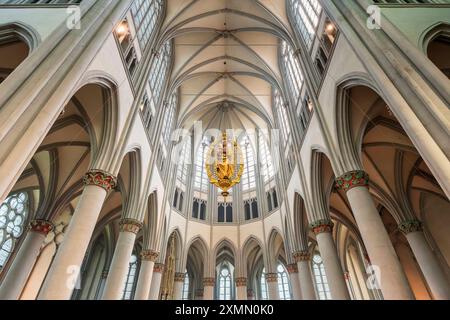 Der Altenberger Dom ist die ehemalige Klosterkirche der seit 1133 von den Zisterziensern errichteten Abtei Altenberg. Bis 1511 War das Gotteshaus auch Grablege der Grafen und Herzöge von Berg sowie der Herzöge von Jülich-Berg. *** La cathédrale d'Altenberg est l'ancienne église du monastère de l'abbaye d'Altenberg, qui a été construite par les cisterciens en 1133. Jusqu'en 1511, l'église était aussi le lieu de sépulture des comtes et ducs de Berg et des ducs de Jülich-Berg. Nordrhein-Westfalen Deutschland, Allemagne GMS16652 Banque D'Images