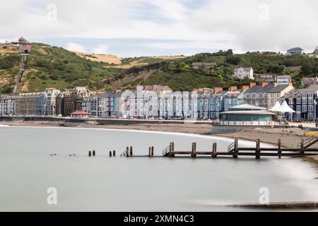 Front de mer et promenade d'Aberystwyth, West Wales, Royaume-Uni Banque D'Images