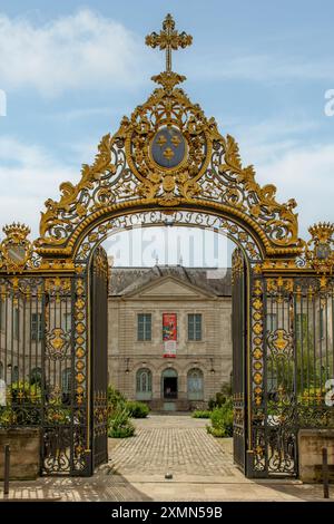 Entrée à l'Hôtel Dieu, Troyes, Champagne, France Banque D'Images