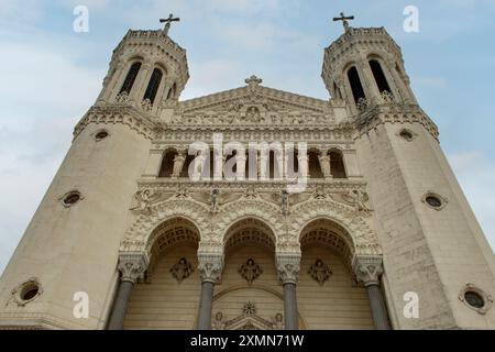 Façade de la Basilique notre-Dame, Lyon, Rhône, France Banque D'Images