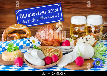 Oktoberfest 2024 Bier und traditionelle Küche in Bayern Herzlich willkommen Banque D'Images