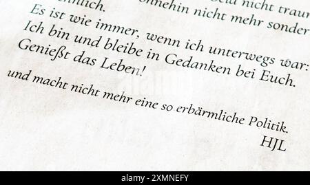 Todesanzeige für den Bremer FDP-Politiker Horst-Jürgen Lahmann mit Foto des Verstorbenen im Weser-Kurier Bremen vom 27. Juillet 2024. Die annonce beginnt mit Abschiedsworten des Sterbenden und einem appell, der sich wohl vor allem an den rot-Grün-roten Senat unter Bürgermeister Andreas Bovenschulte SPD richtet : und macht nicht mehr eine SO erbärmliche Politik. - Der Jurist Lahmann, gebürtiger Ostfriese, War von 1974 bis 1984 Bremer FDP-Landesvorsitzender, von 1977 bis 1984 Mitglied im FDP-Bundespräsidium, von 1971 bis 1983 Bürgerschaftsabgeordneter und von 1975 bis 1983 Fraktionsvorsitzender. Von Banque D'Images