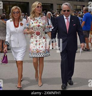 Renate Thyssen Henne, Gabriele Prinzessin zu Leiningen, Wolfgang Porsche, Festakt, Eröffnung Salzburger Festspiele, 2024, Manfred Siebinger *** Renate Thyssen Henne, Gabriele Princesse de Leiningen, Wolfgang Porsche, cérémonie d'ouverture du Festival de Salzbourg, 2024, Manfred Siebinger Banque D'Images