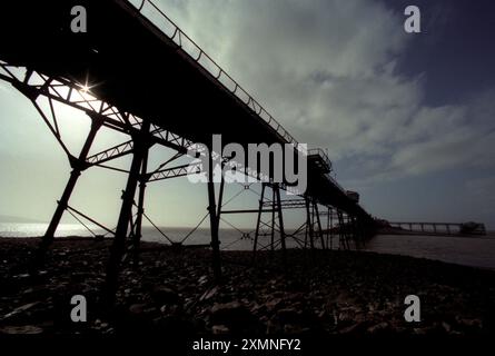 Birnbeck Pier , également connu sous le nom de ' Old Pier ' sur le canal de Bristol à Weston-super-Mare , North Somerset 18 mars 1997 photo de Roger Bamber Banque D'Images