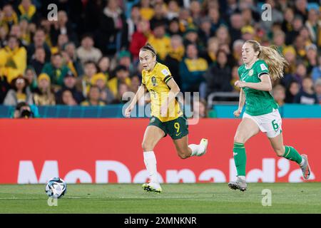 Caitlin FOORD (9 ans), australienne, contrôle le ballon contre Megan CONNOLLY (6 ans), irlandaise, lors de la Coupe du monde féminine de la FIFA, Australie et Nouvelle-Zélande 2023 Banque D'Images