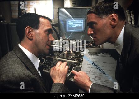 Brésil année : 1985 Royaume-Uni Directeur : Terry Gilliam Jonathan Pryce, Charles McKeow Banque D'Images