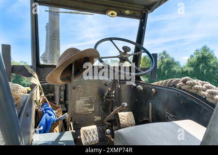 Tracteur historique Lanz Bulldog. Vue du siège conducteur et des garnitures. Le Lanz Bulldog était un tracteur fabriqué par Heinrich Lanz AG à Mannheim, Ba Banque D'Images