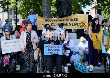 Parliament Square, Londres, Royaume-Uni. 29 juillet 2024. Action du DPAC sur le logement accessible sur la place du Parlement. CRDIT : Matthe Chattle/Alamy Live News Banque D'Images