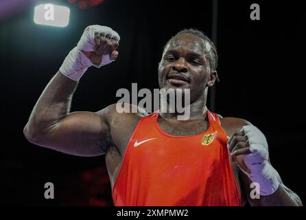 Paris, France. 29 juillet 2024. Nelvie Raman Tiafack, d'Allemagne, célèbre après la ronde préliminaire masculine de 92 kg du 16e match de boxe aux Jeux Olympiques de Paris 2024 dans la North Paris Arena à Paris, France, le 29 juillet 2024. Crédit : Jiang Wenyao/Xinhua/Alamy Live News Banque D'Images