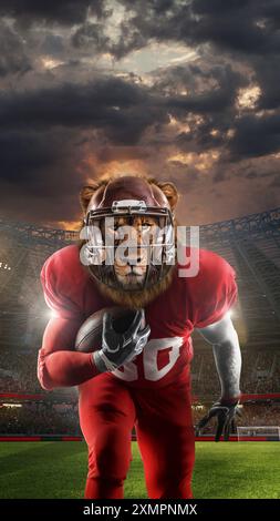 Homme, tête avec muselière de lion en uniforme rouge et casque, joueur de football américain jouant sur l'arène en plein air sous le ciel nocturne dramatique, rendu 3d de Banque D'Images