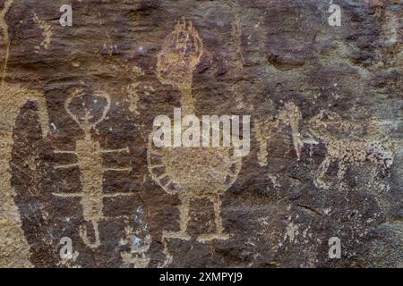 Fait partie du Family Panel, un panneau d'art rupestre préhispanique amérindien Fremont culture à Nine Mile Canyon, Utah. Ici sont un scorpion et un tu Banque D'Images