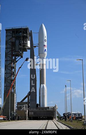 Une fusée Atlas V de l'United Launch Alliance (ULA) est prête à lancer une charge utile classifiée pour la Force spatiale des États-Unis à la Station spatiale de Cape Canaveral, en Floride, le lundi 29 juillet 2024. L'Atlas lancera la 100e et dernière charge utile de sécurité nationale pour l'USSF. Photo de Joe Marino/UPI crédit : UPI/Alamy Live News Banque D'Images