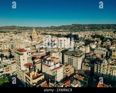 Vue panoramique aérienne du centre-ville de Murcie et de la rivière Segura. Photo de haute qualité Banque D'Images