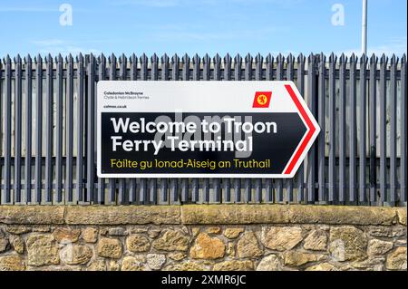 Panneau à l'entrée de Troon Ferry terminal, Harbour Road, Troon, South Ayrshire, Écosse, Royaume-Uni, Europe Banque D'Images