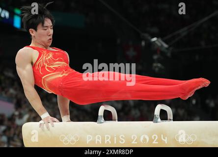 Paris, France. 29 juillet 2024. Boheng Zhang de la République populaire de Chine se produit sur le cheval de pommeau lors de la finale de l'équipe masculine de gymnastique artistique aux Jeux Olympiques d'été à Paris, France, le lundi 29 juillet 2024. Photo de Pat Benic/UPI crédit : UPI/Alamy Live News Banque D'Images