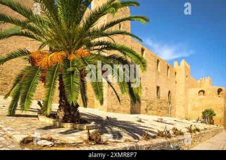 Les murs défensifs de la kasbah dans la médina de Sousse, Tunisie. Banque D'Images