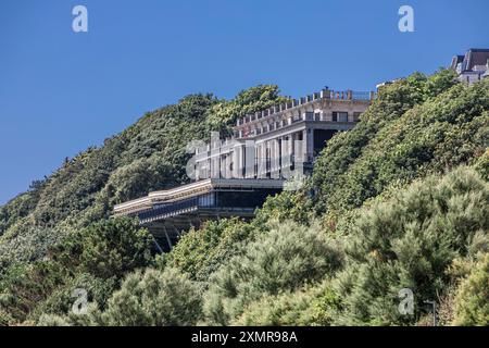 Leas Cliff Hall de Folkestone photographié d'en bas. Banque D'Images