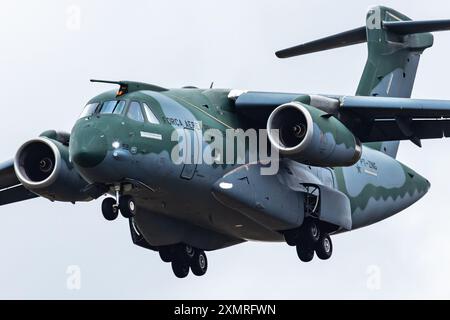 Kecskemet, Hongrie - 27 août 2021 : Embraer KC-390 Millennium. Avion de transport militaire à la base aérienne. Opération de vol par force aérienne. Aviation et aircra Banque D'Images