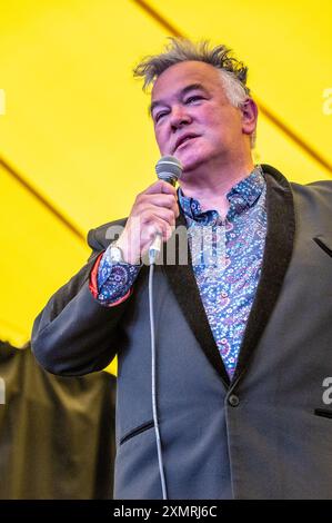 Stewart Lee se produit le quatrième jour au Latitude Festival 2024. Henham Park, Southwold, Suffolk, Royaume-Uni. 29 juillet 2024. Crédit : Gary Stafford/Alamy Live News Banque D'Images