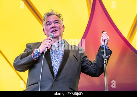 Stewart Lee se produit le quatrième jour au Latitude Festival 2024. Henham Park, Southwold, Suffolk, Royaume-Uni. 29 juillet 2024. Crédit : Gary Stafford/Alamy Live News Banque D'Images