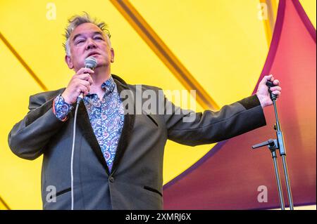 Stewart Lee se produit le quatrième jour au Latitude Festival 2024. Henham Park, Southwold, Suffolk, Royaume-Uni. 29 juillet 2024. Crédit : Gary Stafford/Alamy Live News Banque D'Images