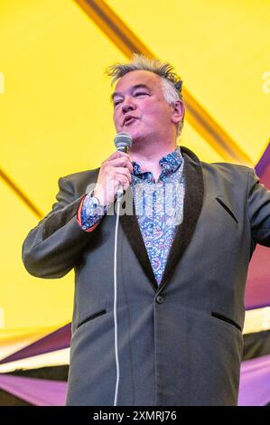 Stewart Lee se produit le quatrième jour au Latitude Festival 2024. Henham Park, Southwold, Suffolk, Royaume-Uni. 29 juillet 2024. Crédit : Gary Stafford/Alamy Live News Banque D'Images