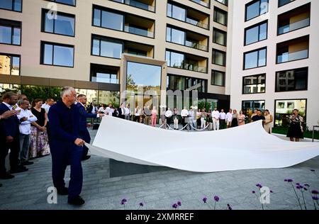 Prague, République tchèque. 29 juillet 2024. Cérémonie d'ouverture du nouvel immeuble Victoria Palace sur Vitezne namesti Sguare à Prague le 29 juillet 2024. Le nouveau bâtiment entre les rues Jugoslskych partzanu et Verdunska a été construit par Penta Real Estate et Kaprain Real Estate. Crédit : Roman Vondrous/CTK photo/Alamy Live News Banque D'Images