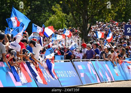 Paris, France. 29 juillet 2024. Fans de France, VTT cycliste, ski de fond masculin&#39;s lors des Jeux Olympiques de Paris 2024 le 29 juillet 2024 à Elancourt Hill à Elancourt, France crédit : Agence photo indépendante/Alamy Live News Banque D'Images